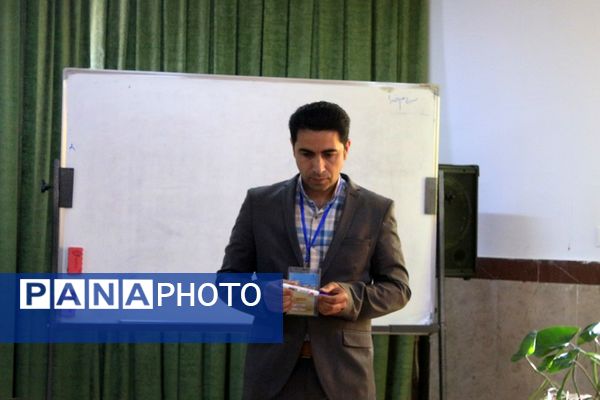 دومین جشنواره تدریس برتر در دبیرستان حکمت بهارستان‌۲