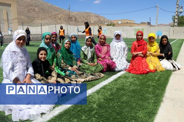  افتتاح زمین چمن مصنوعی با حضور  معاون تربیت‌بدنی و سلامت وزارت آموزش و پرورش