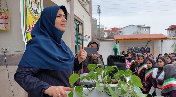 زنگ انقلاب در مدرسه پروین اعتصامی املش طنین انداز شد
