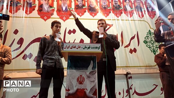نمایش  اقتدار و وفاداری ،حضور پرشور مردم کوهدشت