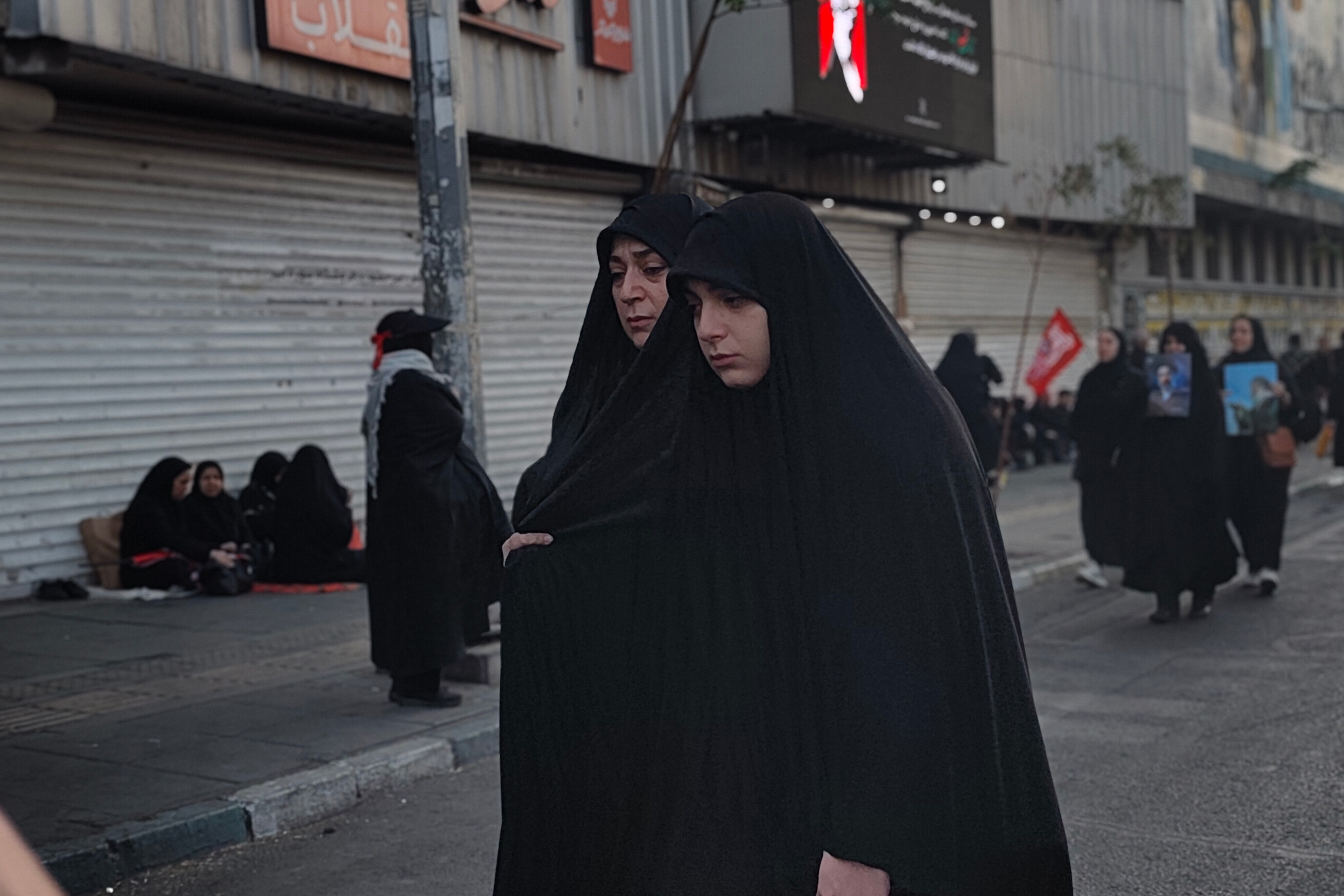 بدرقه حماسی امام شهید در قلب تهران