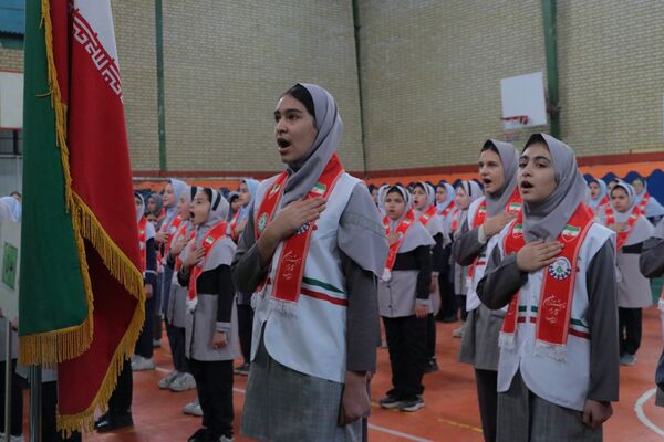 همایش «یاوران انقلاب» در بهارستان‌دو