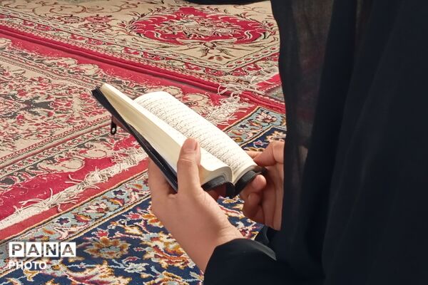 طنینِ دعای عرفه در آستانِ دوست