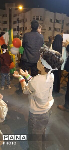 مردم پای عهد انقلاب در تهران