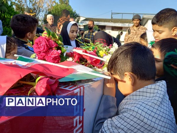 مراسم وداع شهید خوشنام در مدارس بهنمیر