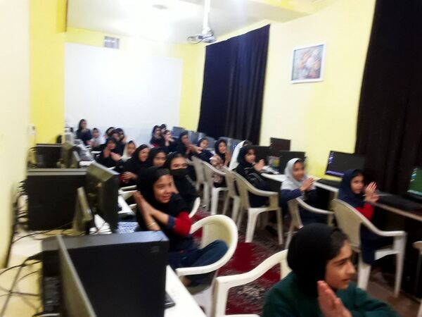 کلاس یادگیری کار با رایانه در کانون لقمان