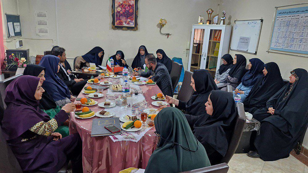  هم اندیشی ریاست آموزش و پرورش منطقه جوادآباد با کادر آموزشگاه شبانه روزی خیر ساز  حضرت زهرا(س)