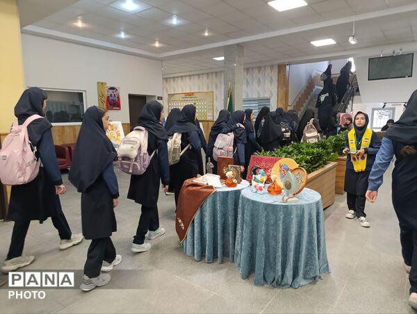 مهر با طنین همدلی و امید در دبیرستان مصلی نژاد حضرت زهرا(س)