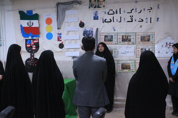 افتتاحیه «مدرسه انقلاب» در مدرسه تقوی‌پیشگان بهارستان‌دو