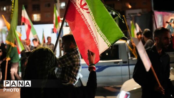  روزهای دلتنگی؛ شهادت پدر، آرزوی پرواز، تشییع شهدا
