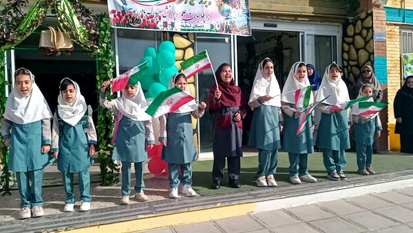 بوی علم و بوی دانش درهوای دبستان لطیفه