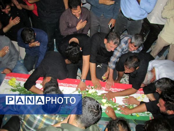 وداع با شهیدان عزیز شهر زازران در مسجد جامع شهر زازران