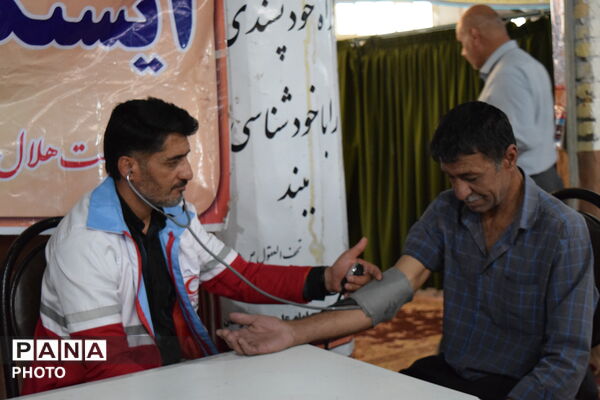 نماز جمعه فارسان؛ صف‌هایی که وحدت را به چشم آوردند